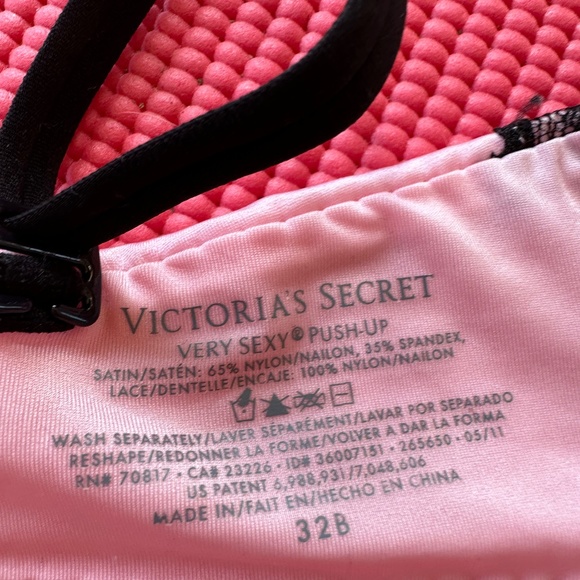 Victoria’s Secret Very Sexy Push-up Bra 32B - Picture 3 of 4